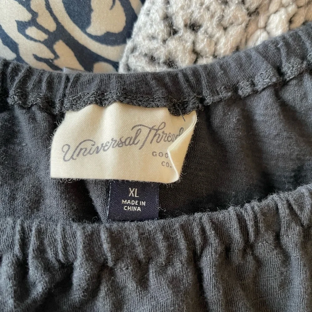 Universal Thread top - Picture 4 of 6